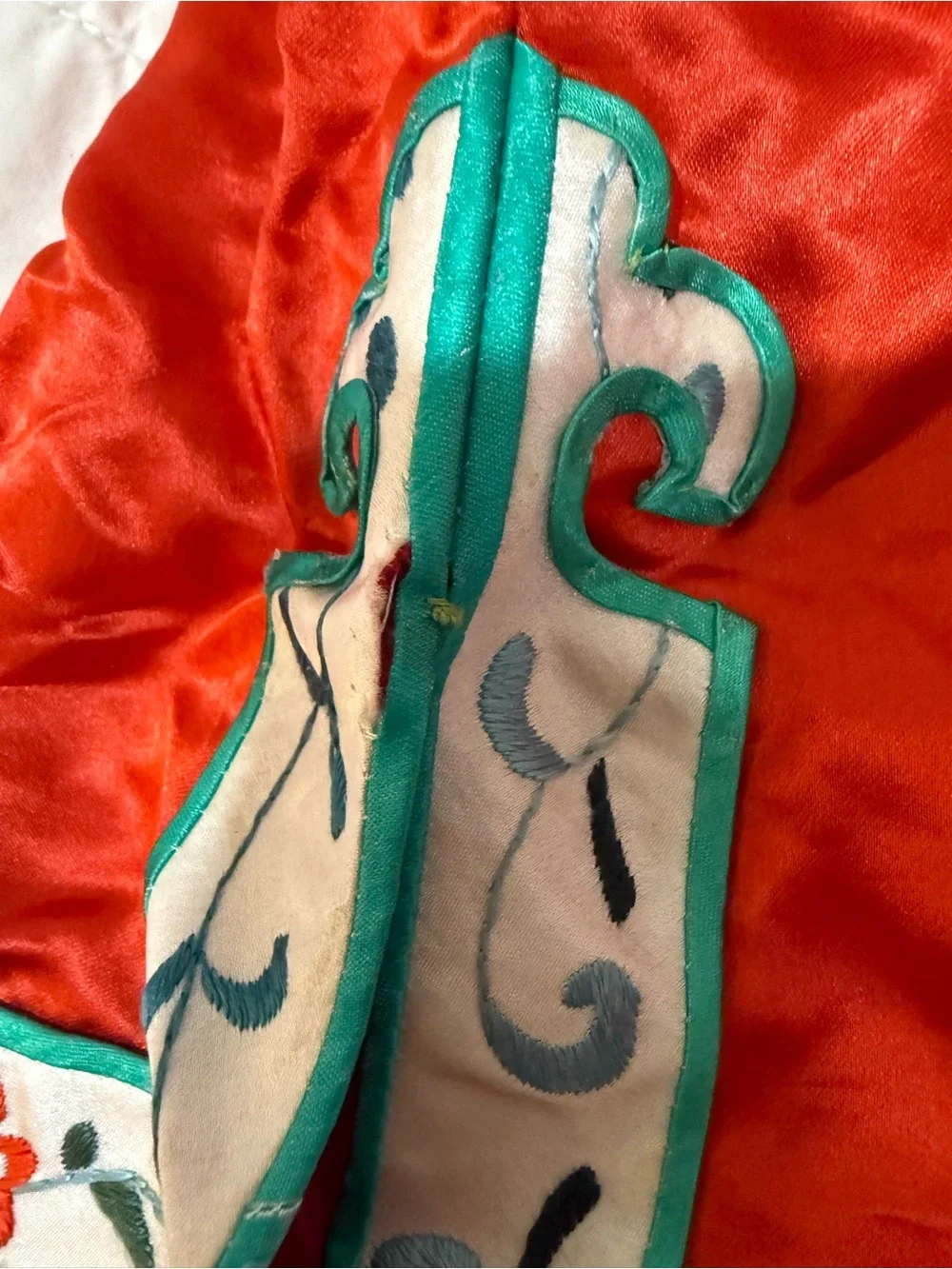 Vintage Embroidered Red Chinese Silk Robe/Jacket 8/10 Kids Small
